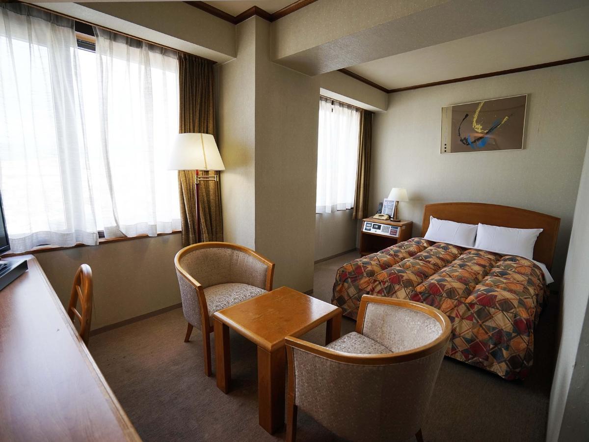 Neyagawa Trend Hotel Екстер'єр фото